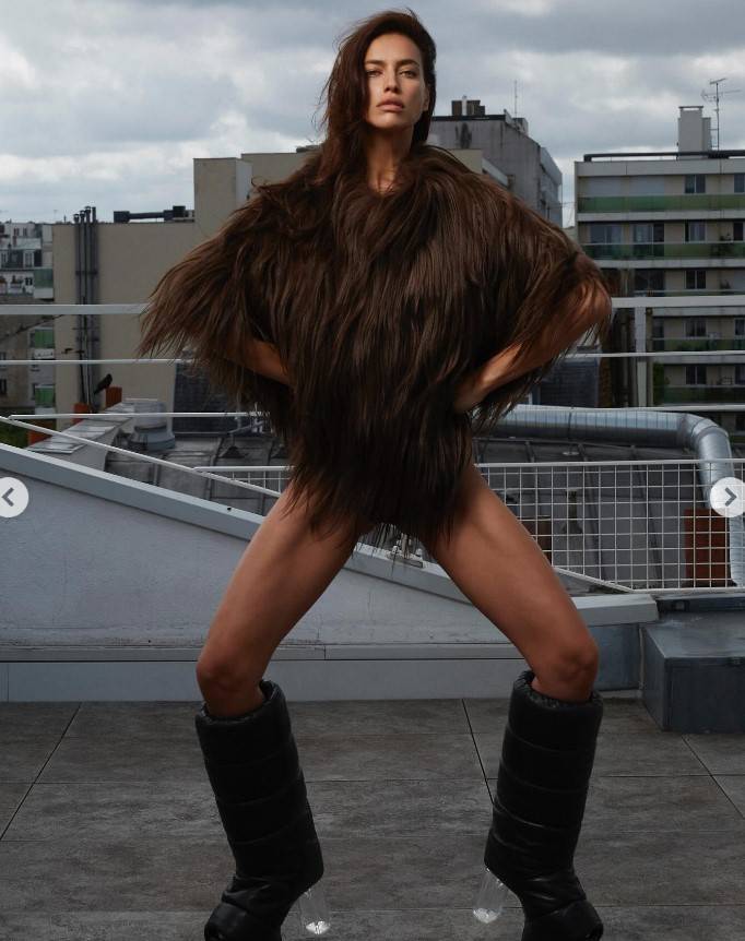 Rus model Irina Shayk'ın bacak frikiği çok konuşulacak! Kürkü giydi, pozu hemen verdi! "Bu ne güzellik?" 2